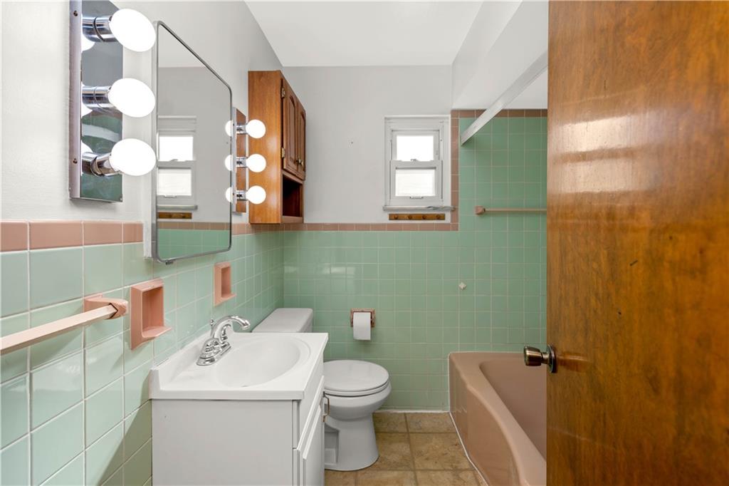 1072 Brinton Road Pittsburgh, PA 15221 - Photo 12 of 25 Gallery Image 12