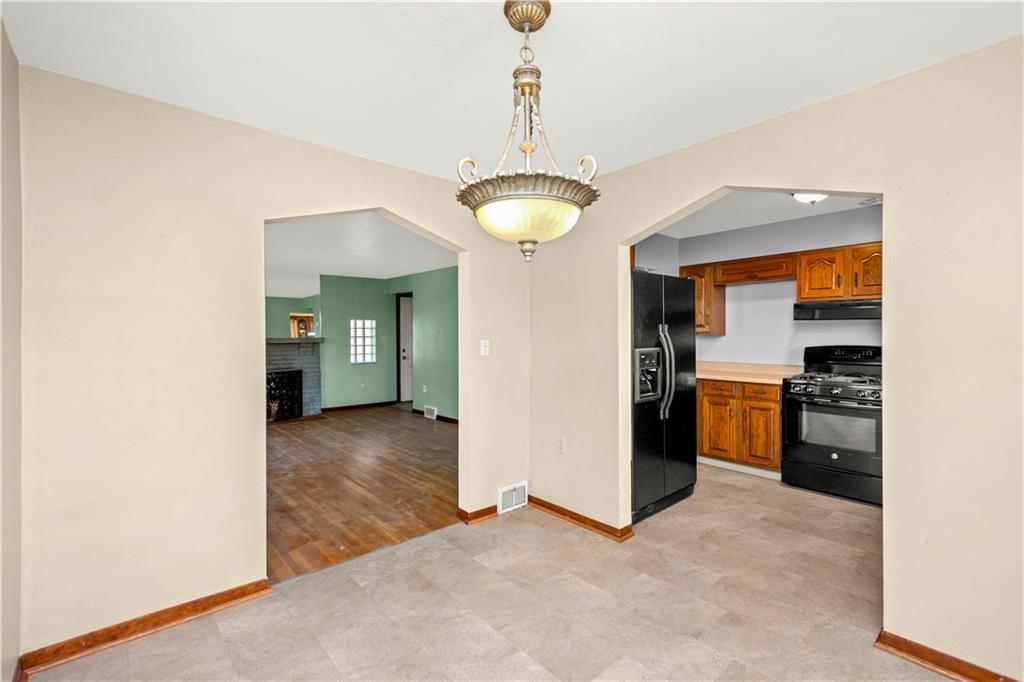 1072 Brinton Road Pittsburgh, PA 15221 - Photo 5 of 25 Gallery Image 5