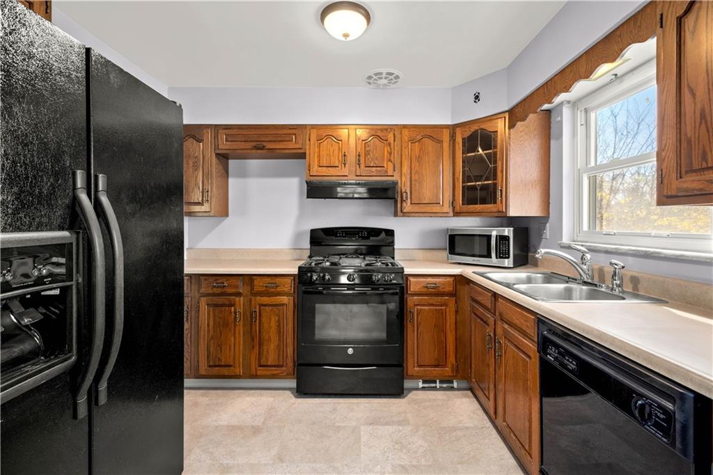 1072 Brinton Road Pittsburgh, PA 15221 - Photo 7 of 25 Gallery Image 7