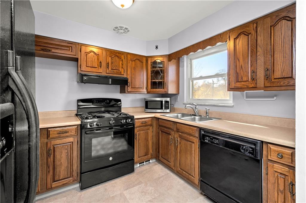 1072 Brinton Road Pittsburgh, PA 15221 - Photo 8 of 25 Gallery Image 8