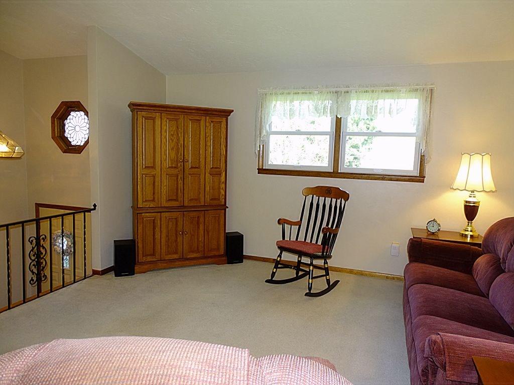 26 Azzo Road Eighty Four, PA 15330 - Photo 4 of 25