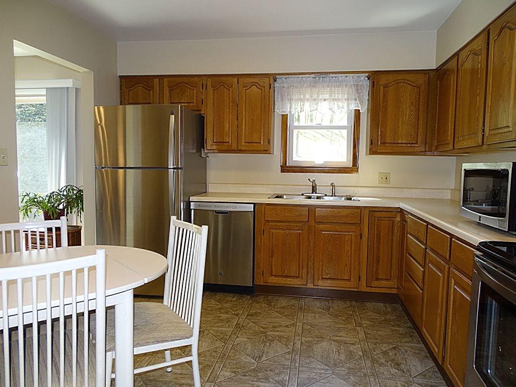 26 Azzo Road Eighty Four, PA 15330 - Photo 7 of 25