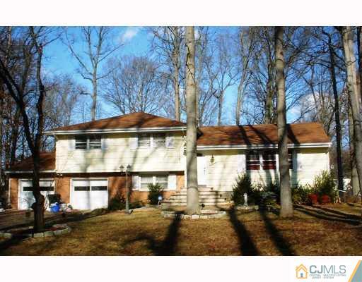 11 Huntington Road Edison, NJ 08820 - Photo 1 of 8