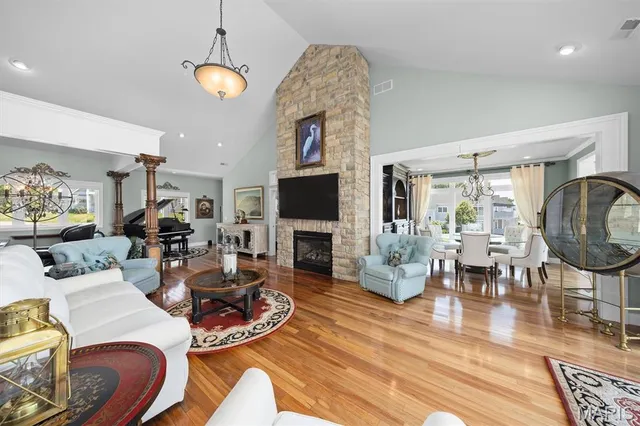 $600,000 | 807 B Wind Rivers Drive, Unit B, Grafton, IL 62037