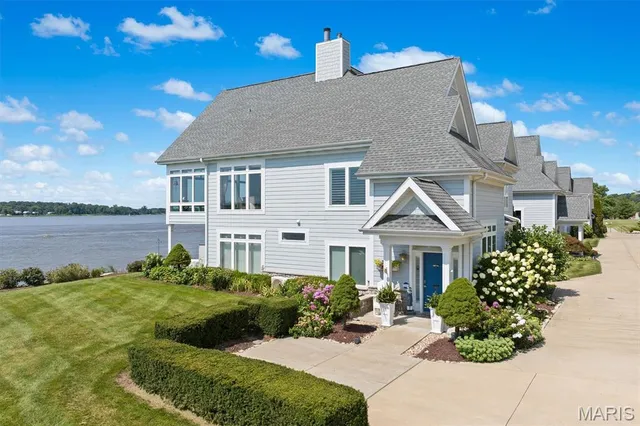 $600,000 | 807 B Wind Rivers Drive, Unit B, Grafton, IL 62037