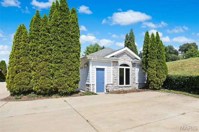 $600,000 | 807 B Wind Rivers Drive, Unit B, Grafton, IL 62037