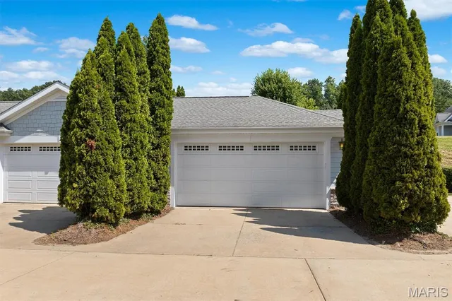 $600,000 | 807 B Wind Rivers Drive, Unit B, Grafton, IL 62037