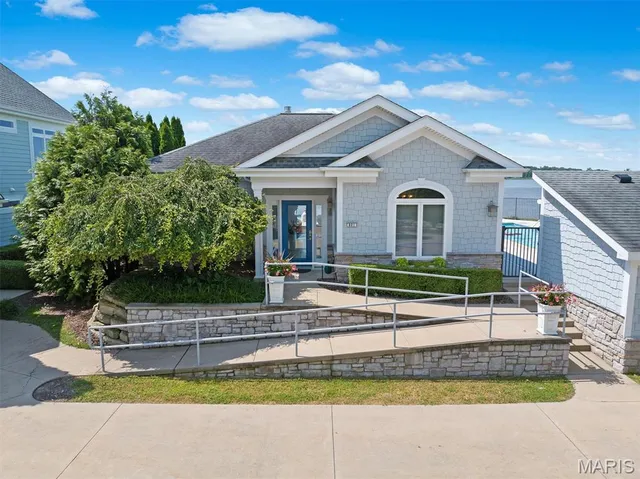 $600,000 | 807 B Wind Rivers Drive, Unit B, Grafton, IL 62037