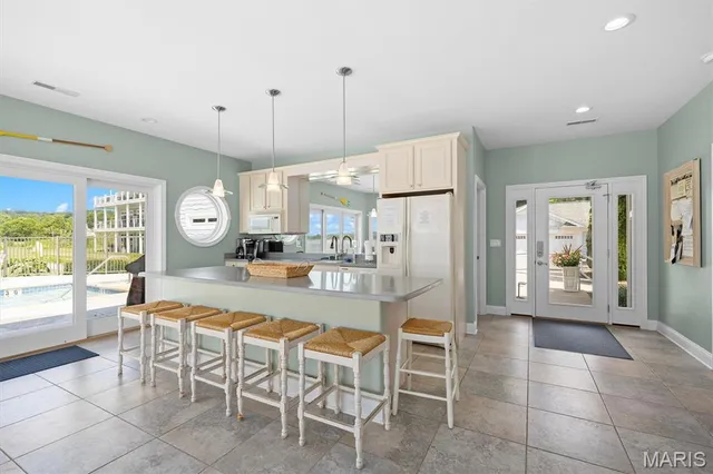 $600,000 | 807 B Wind Rivers Drive, Unit B, Grafton, IL 62037