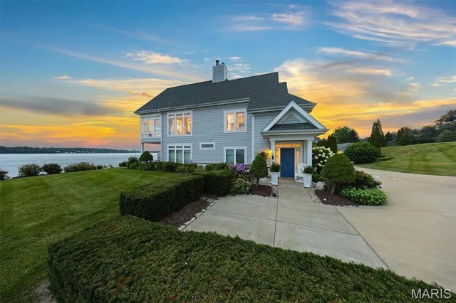 $600,000 | 807 B Wind Rivers Drive, Unit B, Grafton, IL 62037