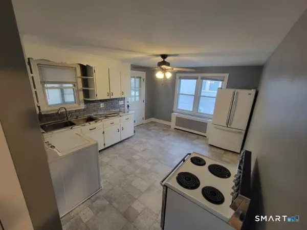 $2,400 | 307 Hill Street, Waterbury, CT 06704