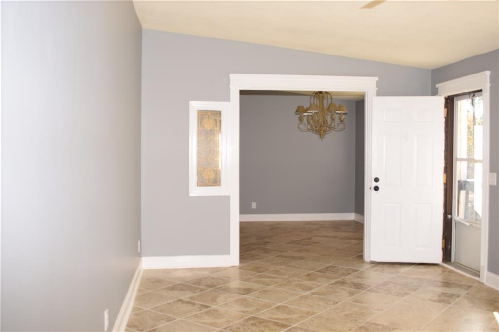 528 Juniper Creek Road Byron, GA 31008 - Photo 10 of 18 an empty room with windows