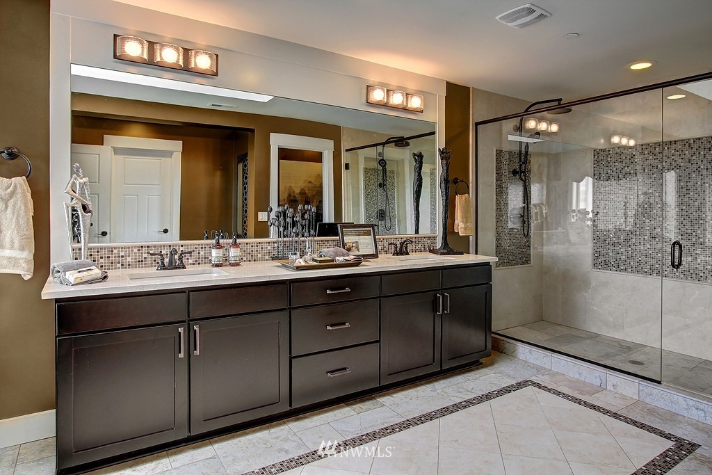 9818 Northeast 162nd Street Bothell, WA 98011 - Photo 11 of 15 Gallery Image 11