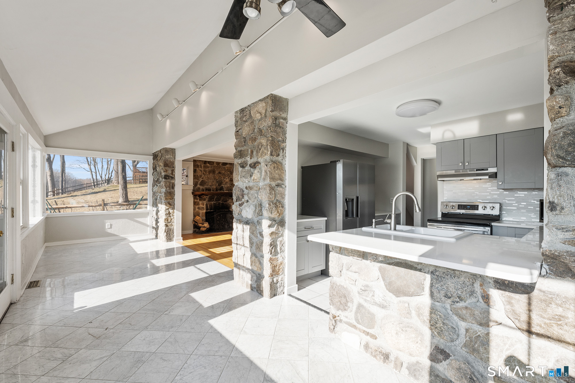 16 Crescent Drive Ridgefield, CT 06877 - Photo 4 of 34