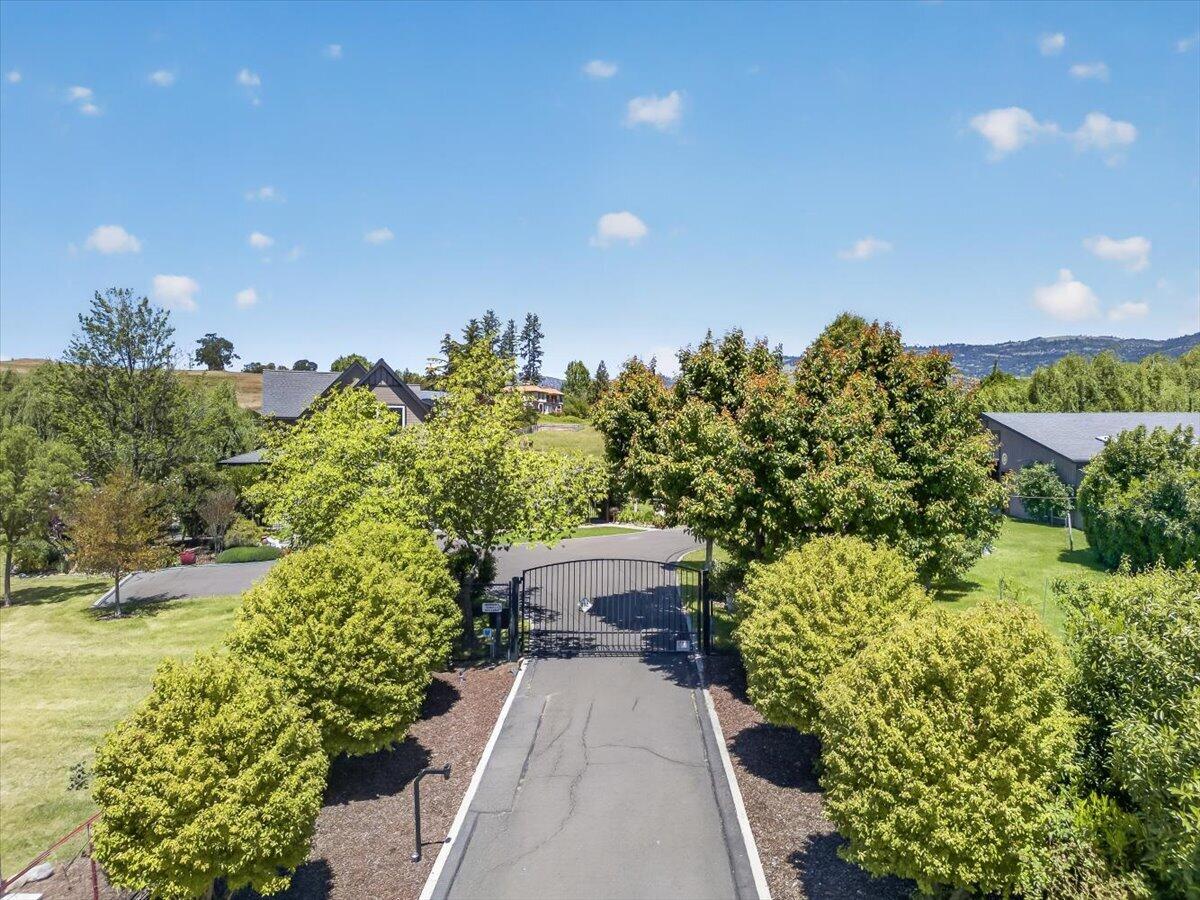 39 East Valley View Road Ashland, OR 97520 - Photo 6 of 73 03-2