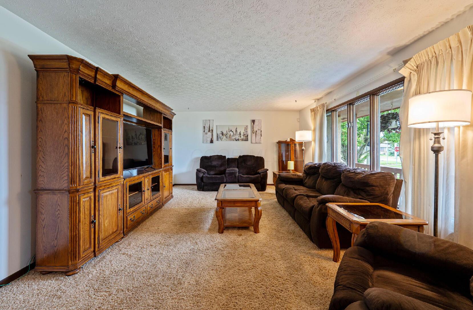 300 Stockbridge Road Columbus, OH 43207 - Photo 6 of 40 Large from living room that is perfect for entertaining.
