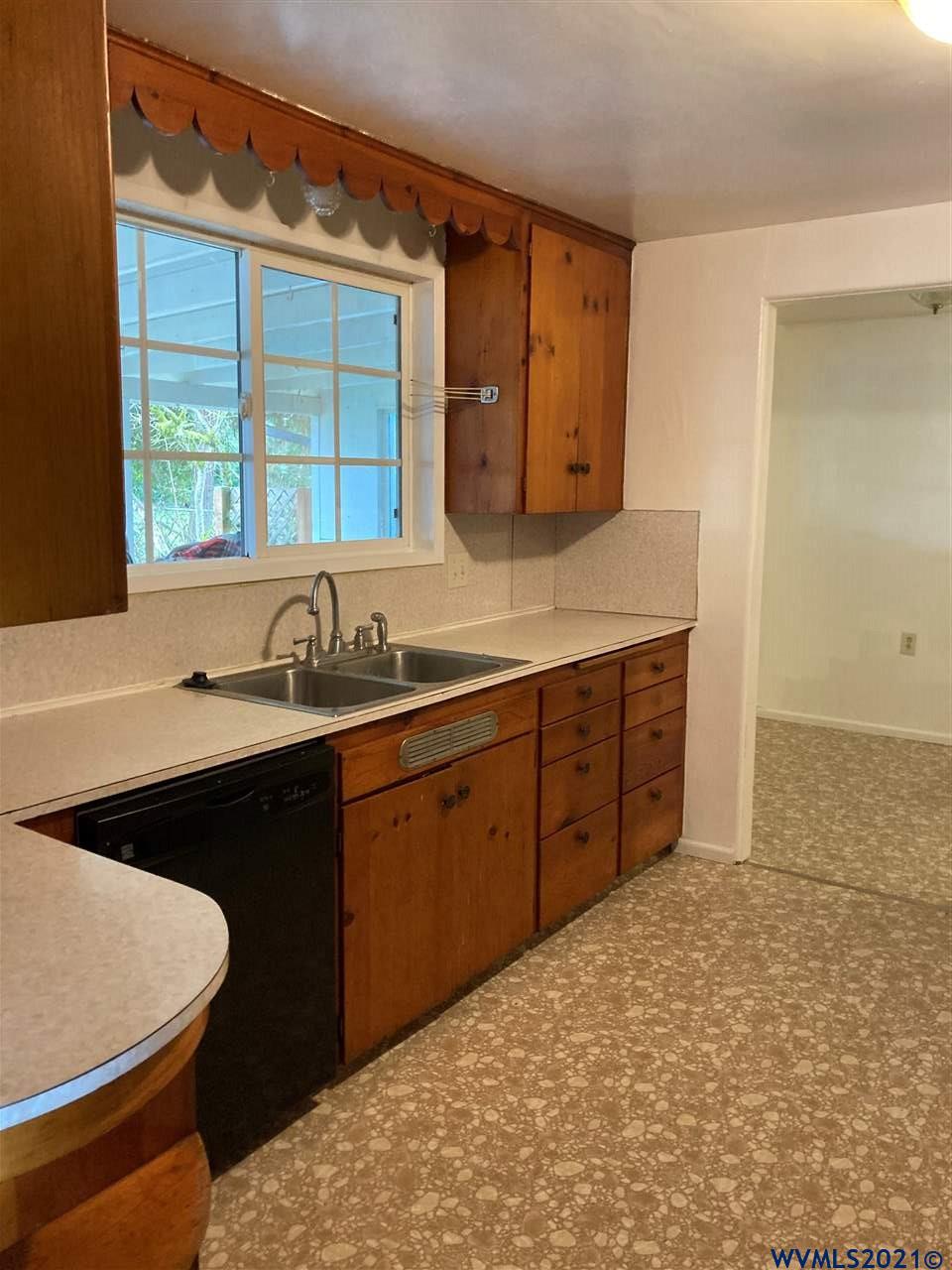 34585 Riverside Drive Albany, OR 97321 - Photo 3 of 7 Gallery Image 3