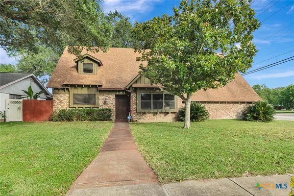$214,900 | 101 North Crescent Drive, Victoria, TX 77901