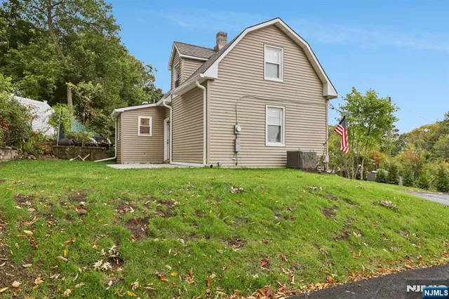 $1,149,000 | 567 South Broad Street, Glen Rock, NJ 07452