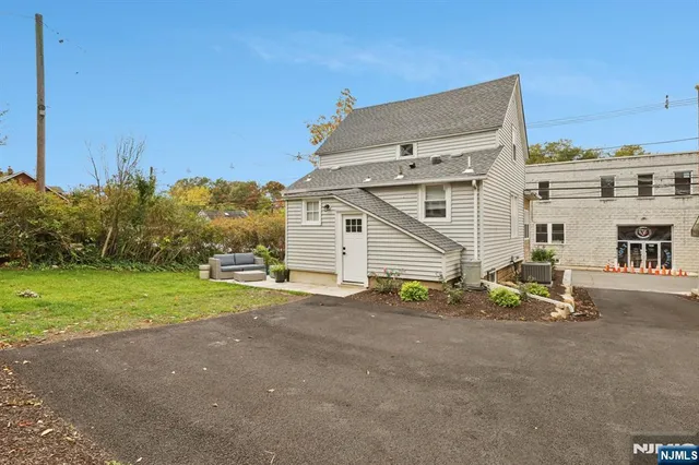 $1,149,000 | 567 South Broad Street, Glen Rock, NJ 07452