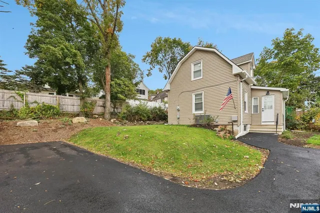 $1,149,000 | 567 South Broad Street, Glen Rock, NJ 07452