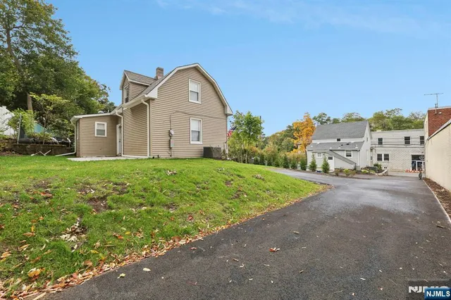 $1,149,000 | 567 South Broad Street, Glen Rock, NJ 07452
