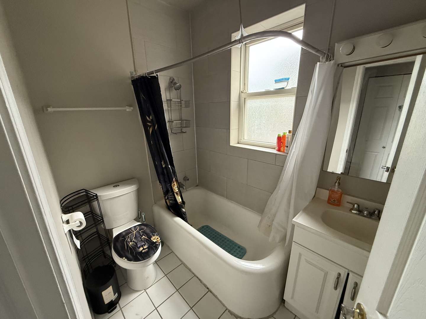 6848 32nd Street, Unit 4 Berwyn, IL 60402 - Photo 7 of 7 a bathroom with a toilet and a shower