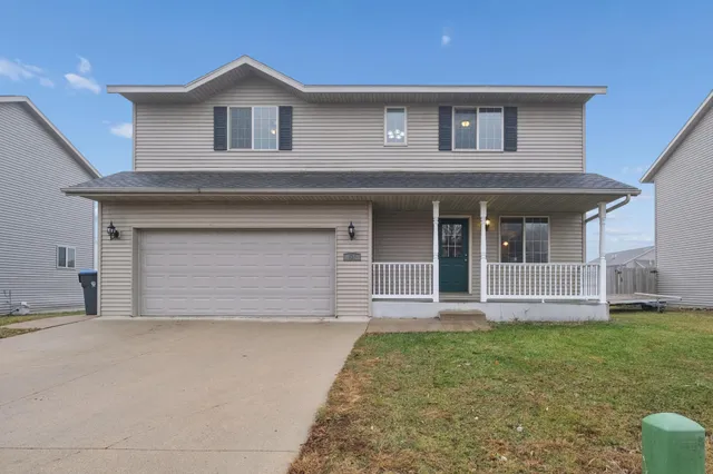 $319,000 | 121 Savannah Court, Mankato, MN 56001