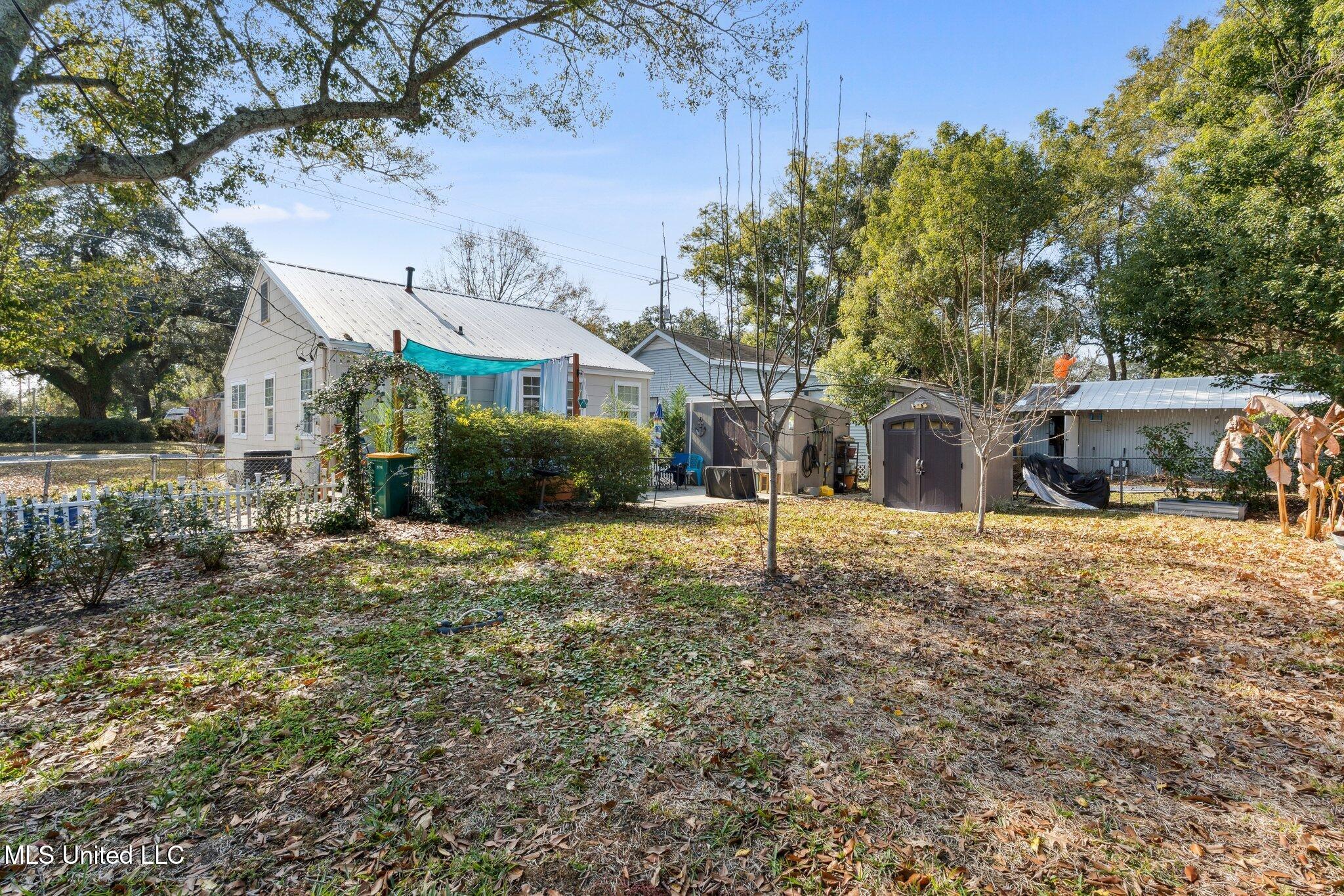 1500 Miller Street Biloxi, MS 39530 - Photo 14 of 18 014