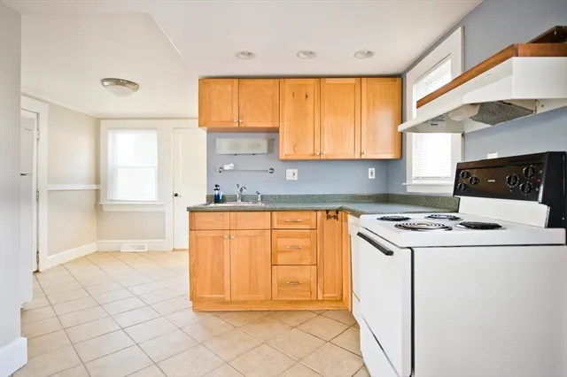 $1,900 | 36 Turner Street, Unit R, Quincy, MA 02169