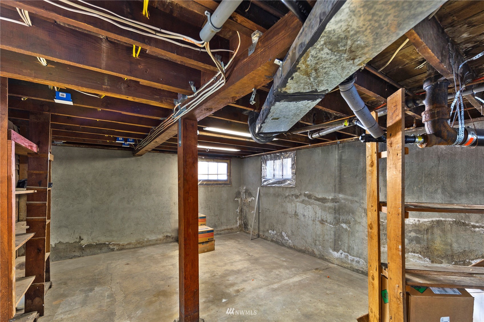 800 North 3rd Street Renton, WA 98057 - Photo 14 of 20 a view of water heater room