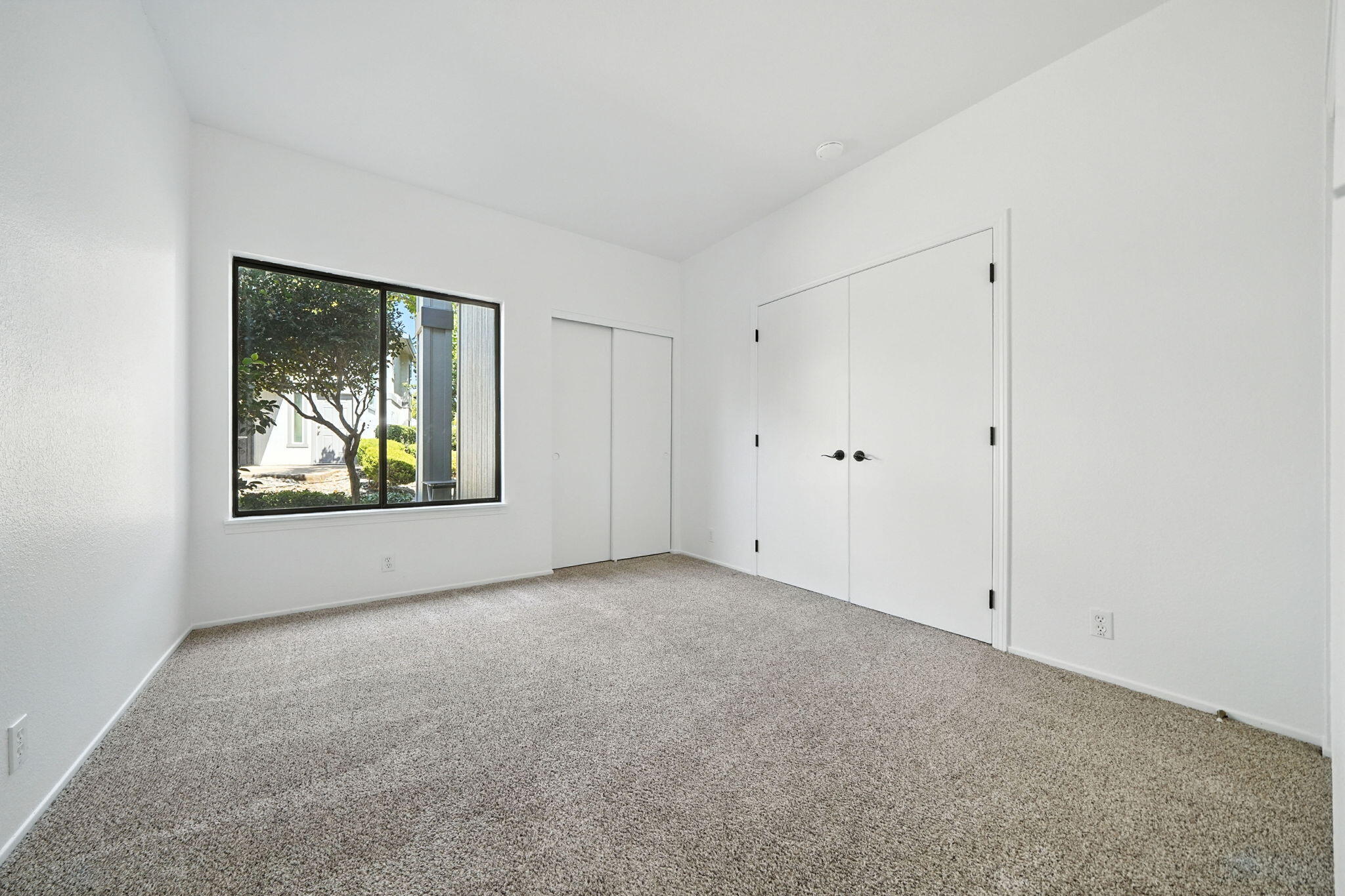 488 Ridgecrest Trail, Unit 133 Redding, CA 96003 - Photo 22 of 30 a view of an empty room with a window