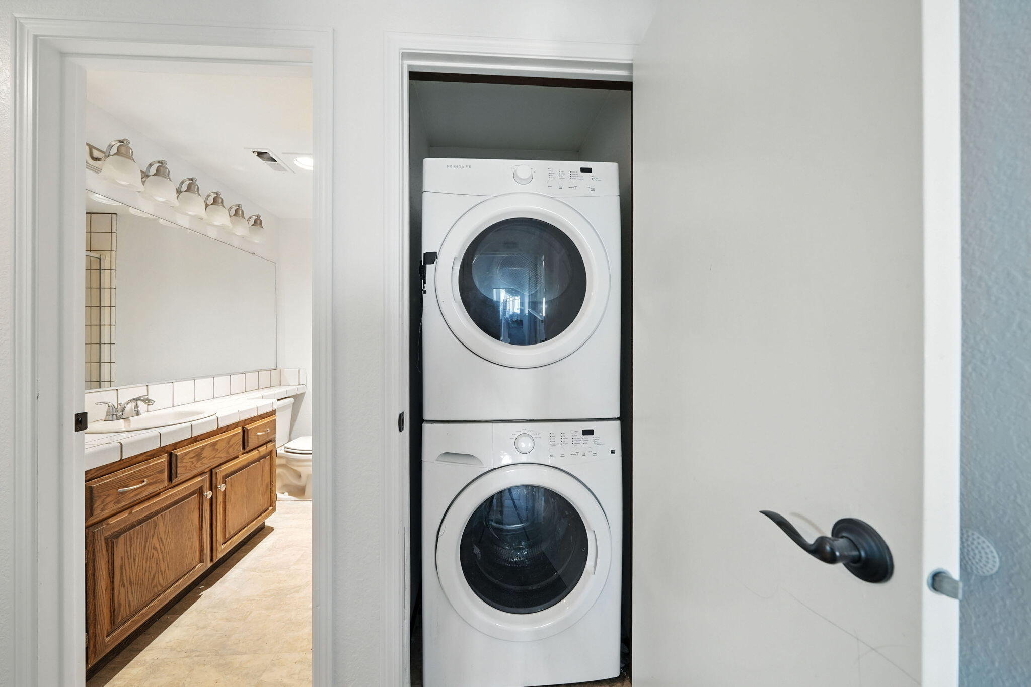 488 Ridgecrest Trail, Unit 133 Redding, CA 96003 - Photo 25 of 30 a utility room with dryer and washer