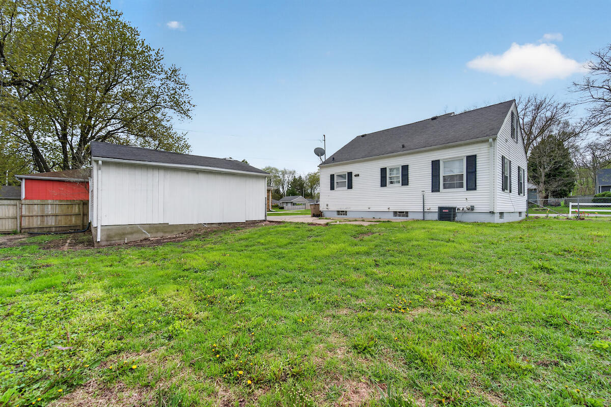 11301 11th Avenue Pleasant Prairie, WI 53158 - Photo 23 of 30 DSC09381