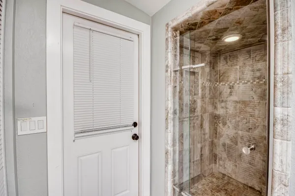 $3,200 | 404 South Caloosahatchee Avenue, Jupiter, FL 33458