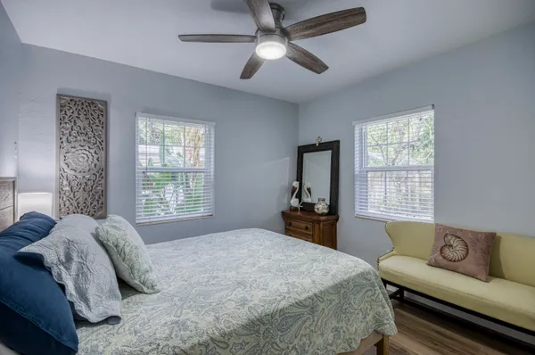 $3,200 | 404 South Caloosahatchee Avenue, Jupiter, FL 33458