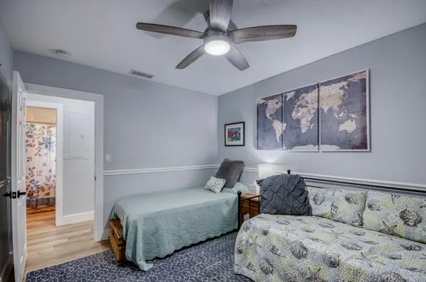 $3,200 | 404 South Caloosahatchee Avenue, Jupiter, FL 33458