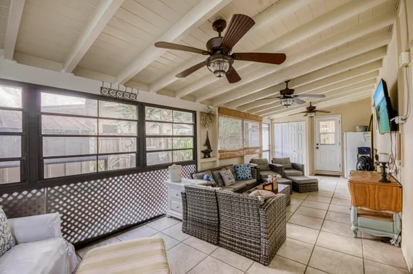 $3,200 | 404 South Caloosahatchee Avenue, Jupiter, FL 33458