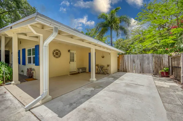 $3,200 | 404 South Caloosahatchee Avenue, Jupiter, FL 33458