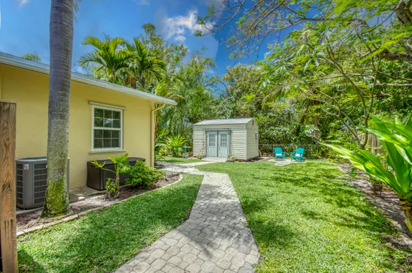 $3,200 | 404 South Caloosahatchee Avenue, Jupiter, FL 33458