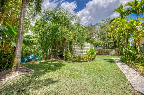 $3,200 | 404 South Caloosahatchee Avenue, Jupiter, FL 33458