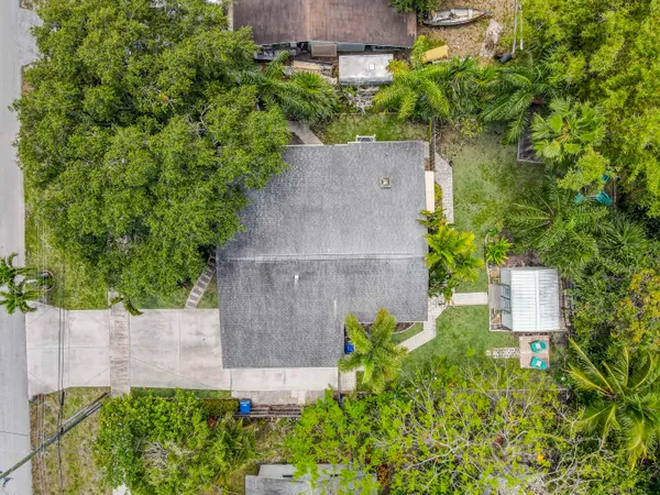 $3,200 | 404 South Caloosahatchee Avenue, Jupiter, FL 33458