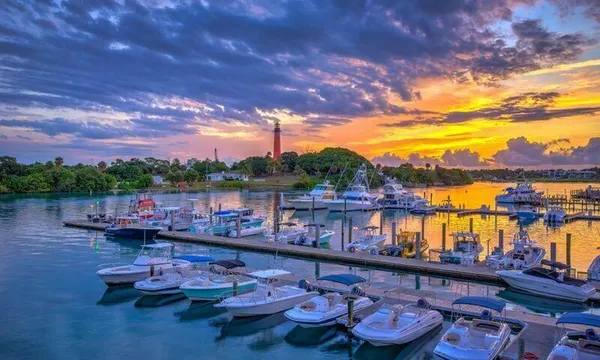 $3,200 | 404 South Caloosahatchee Avenue, Jupiter, FL 33458