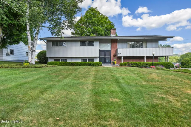 $469,900 | 59 Joan Drive, Pittsfield, MA 01201