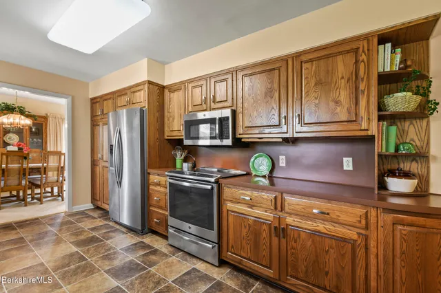 $469,900 | 59 Joan Drive, Pittsfield, MA 01201