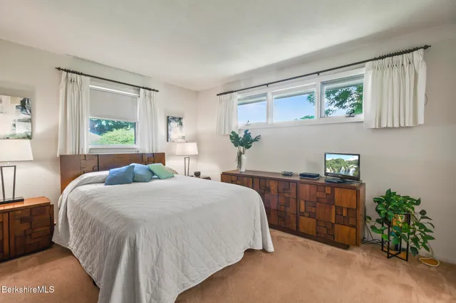 $469,900 | 59 Joan Drive, Pittsfield, MA 01201