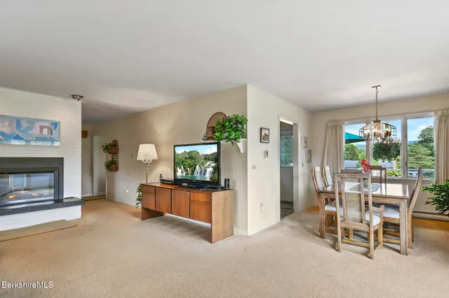 $469,900 | 59 Joan Drive, Pittsfield, MA 01201