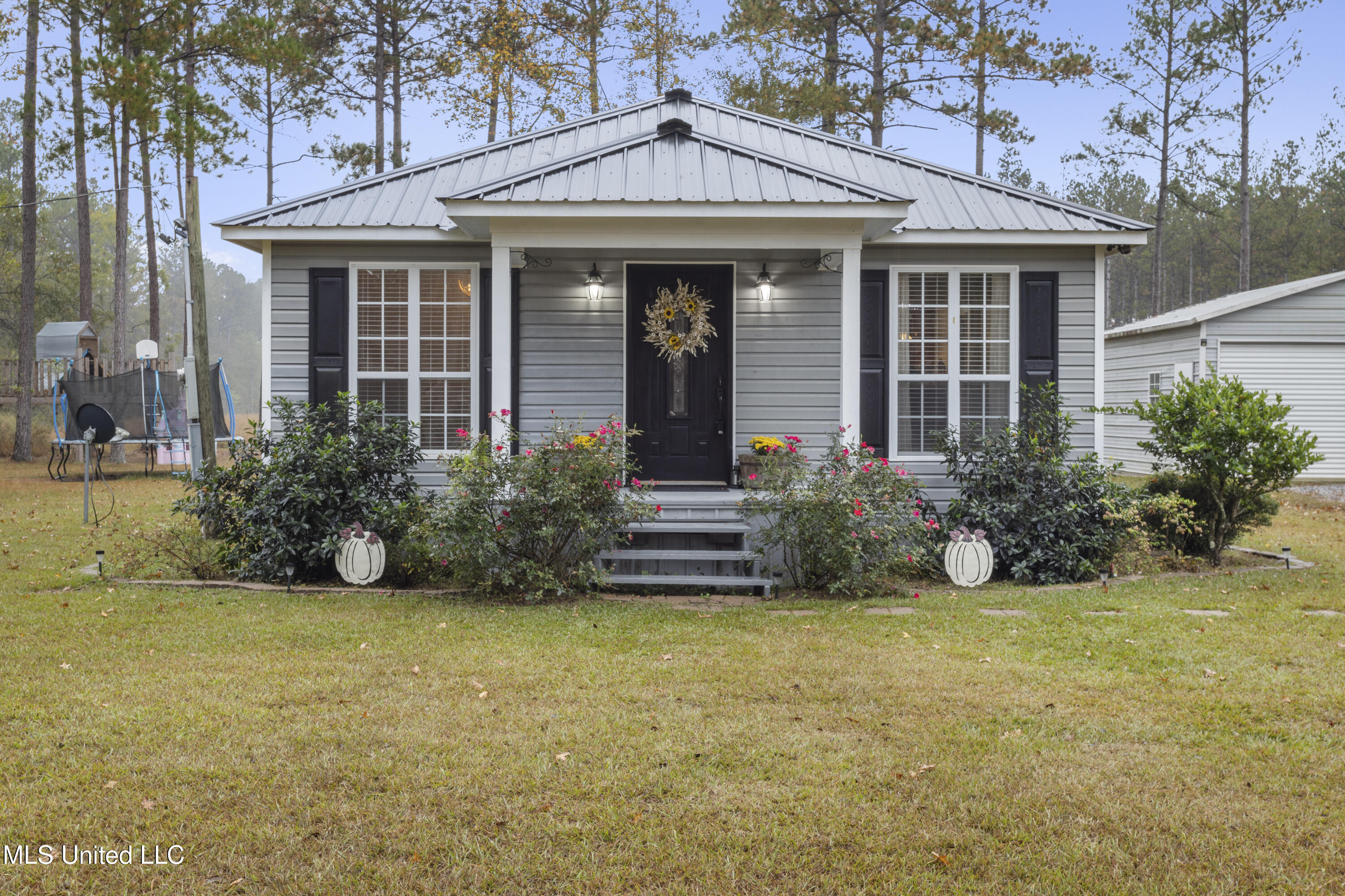 6294 Salem Road McLain, MS 39456 - Photo 2 of 43 001