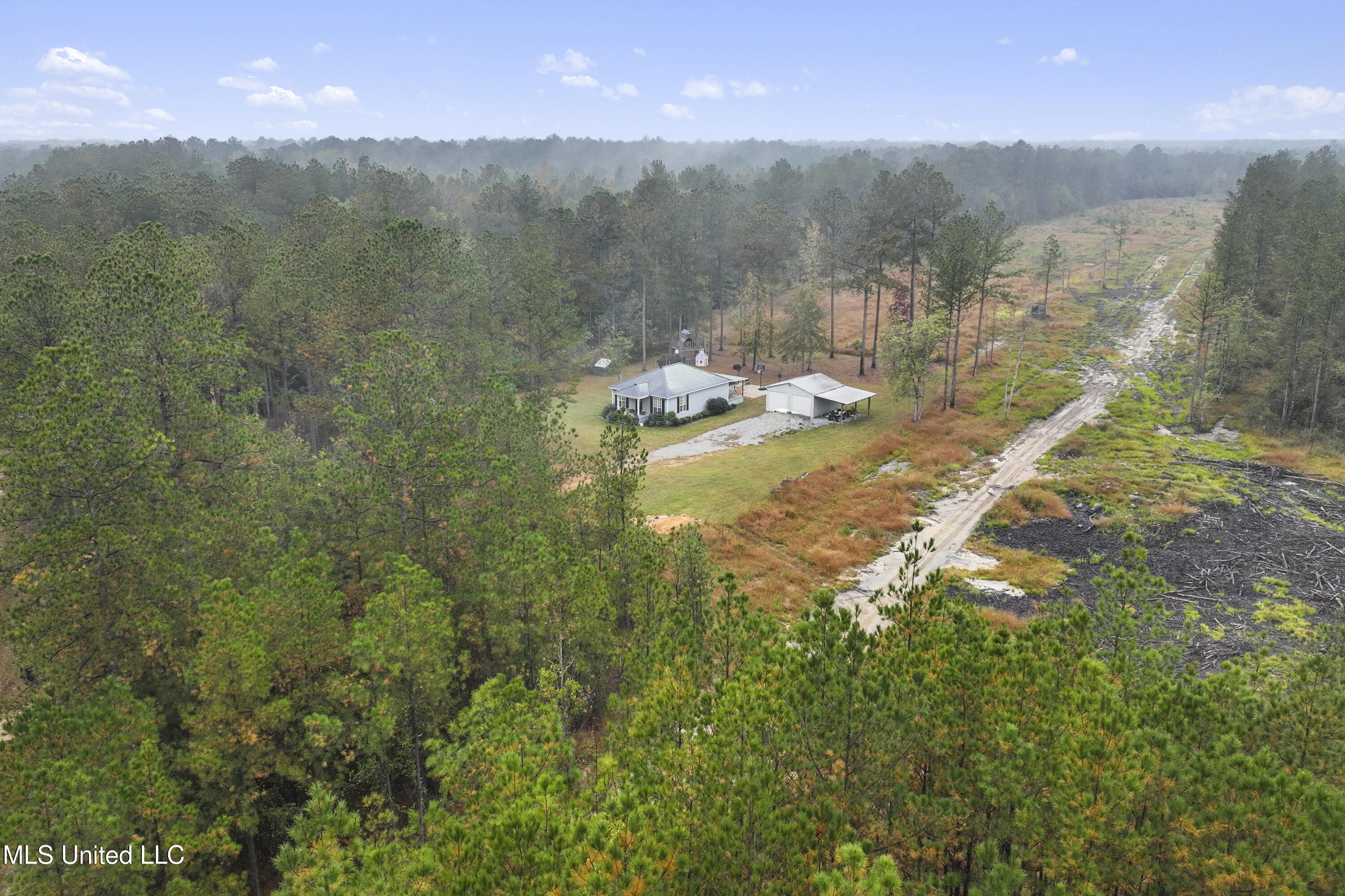 6294 Salem Road McLain, MS 39456 - Photo 8 of 43 004