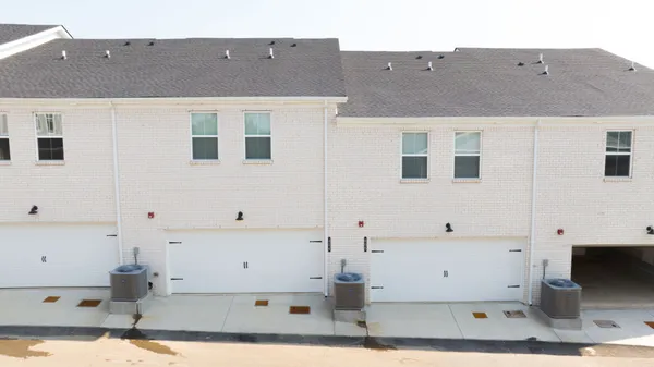$2,200 | 204 Douglas Bend Road, Unit 404, Gallatin, TN 37066
